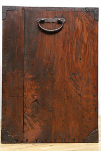 木枠や引き出しの杢目が美しい越後帳場箪笥　Ba9391