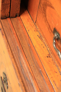 前面総欅!! 菊菱装飾金具と美麗な欅杢目で気品溢れる帳場箪笥　Ba9597