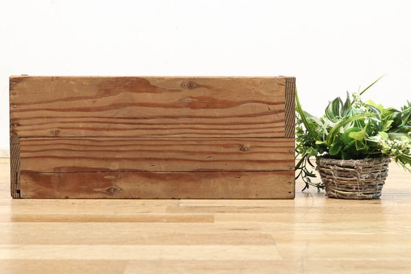 Antique wooden box DC2018