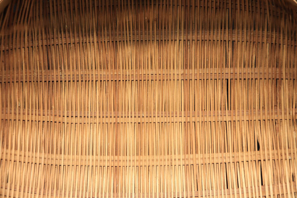 丁寧な竹の編み込みが美しい丸ザル　DC2877ab　在庫(a:1 b:0)個