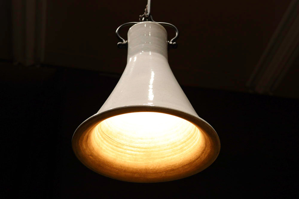 優しい明りが灯る陶器製電笠　DC3459