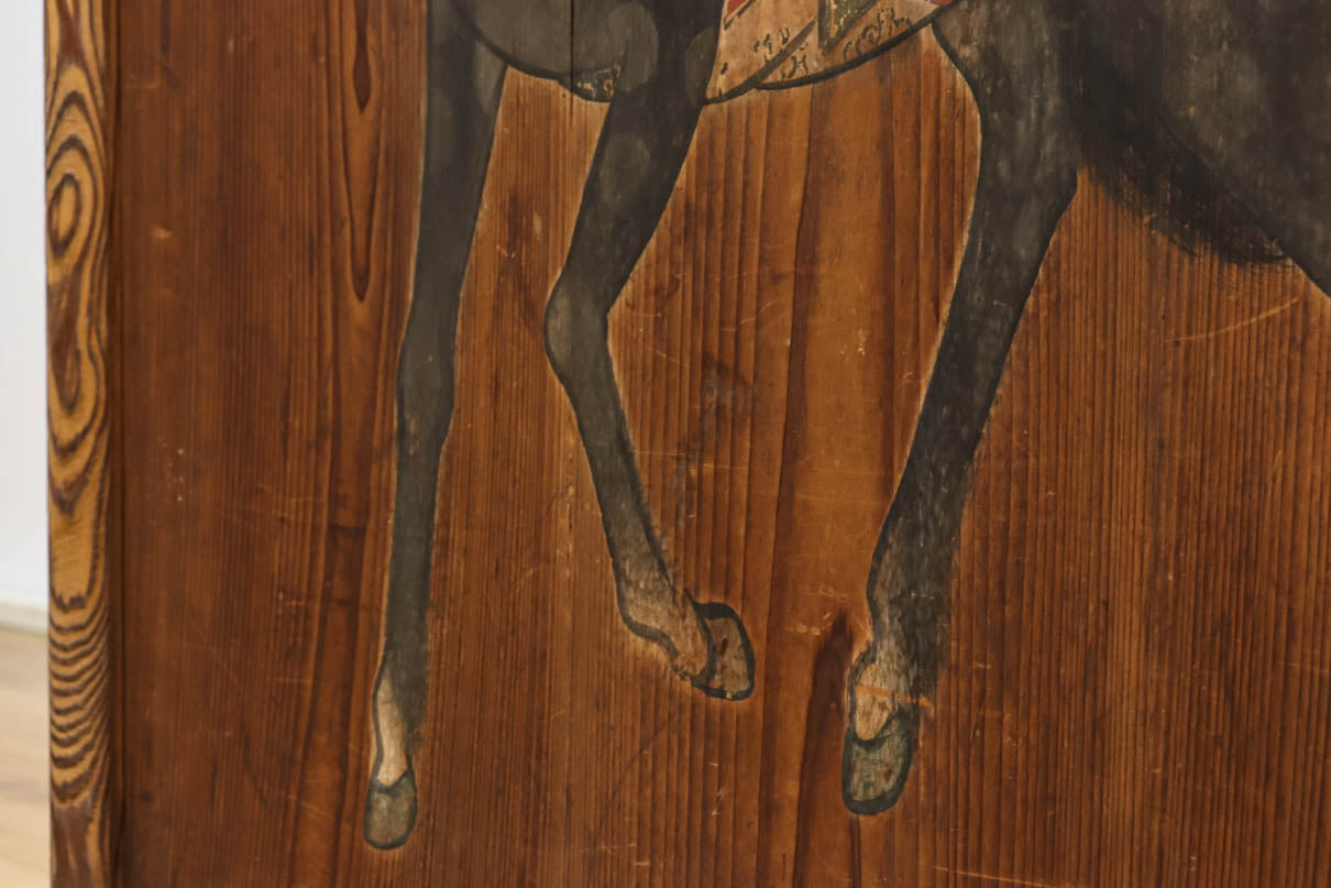 鮮やかな装飾を身に纏った神馬を描いた板絵の衝立　DC3551