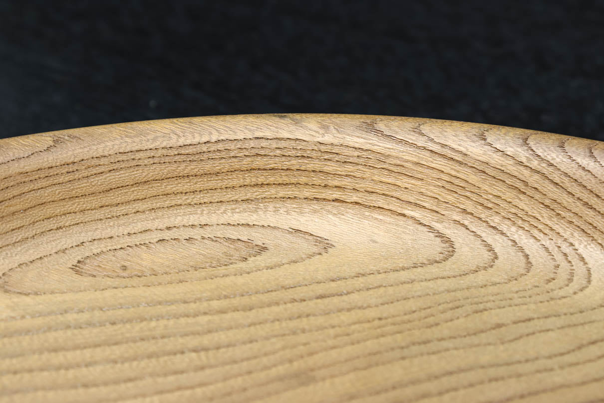 欅の杢目が素敵な丸盆　DC3603