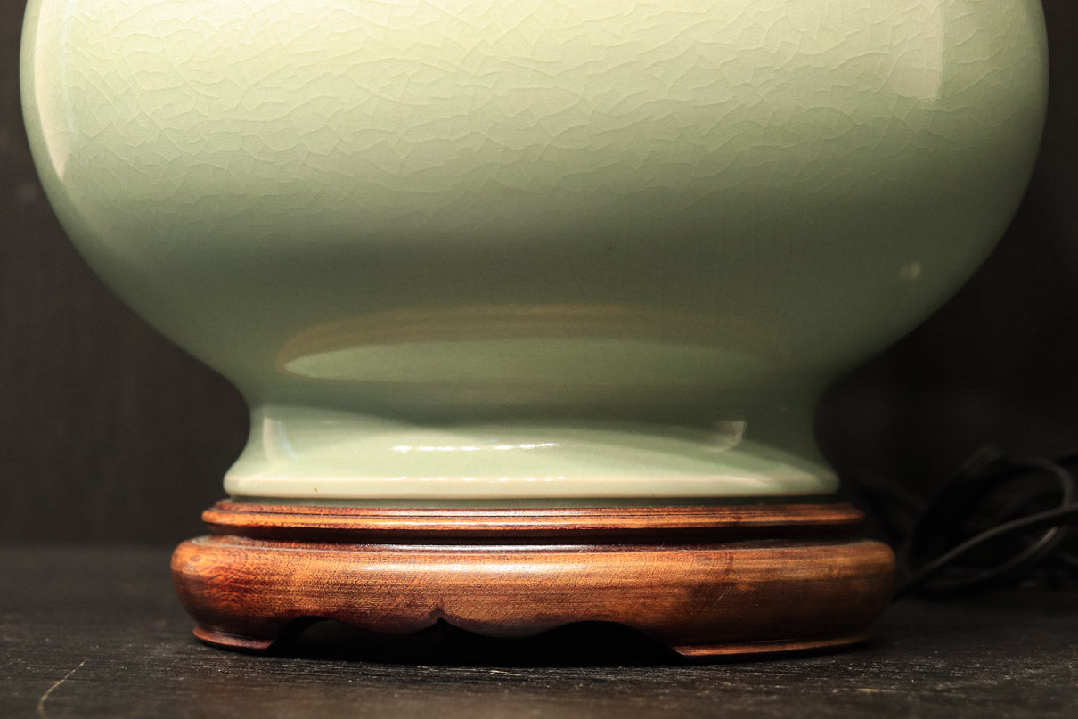 柔らかな淡いグリーンが上品な陶器製スタンド　DC3663