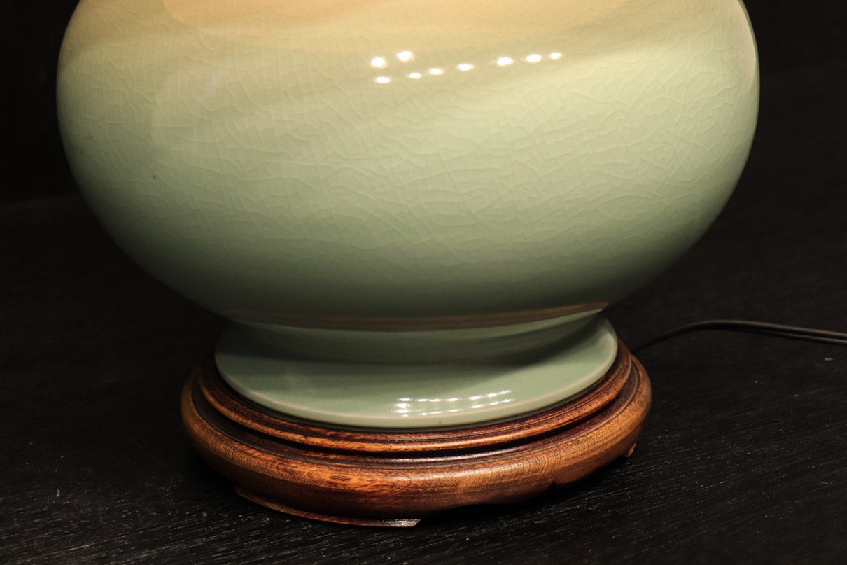 柔らかな淡いグリーンが上品な陶器製スタンド　DC3663