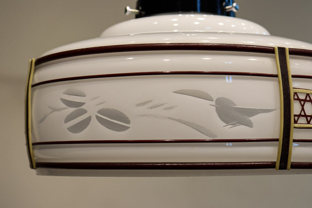 セルと透かしの装飾で風情溢れる電笠　DC3667