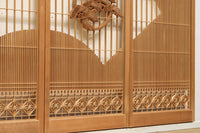 扇窓絵に松竹梅の彫刻を添え気品溢れる木地色の書院セット　EZ1171　在庫4枚1組