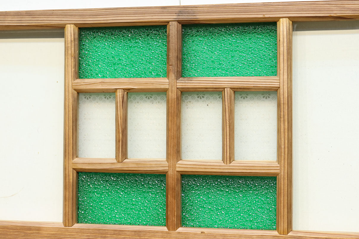 昭和レトロ!! グリーンの色ガラスが映える木地色のガラス欄間　EZ1241　在庫1枚