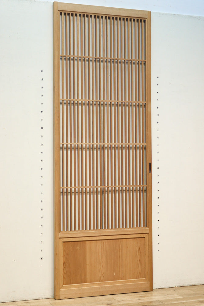 667 mm wide, a lattice door with a delicate surface and a warm wood color, F7282, set of 4