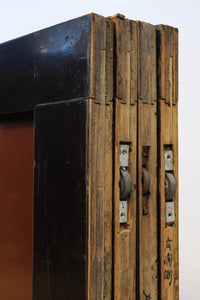 幅1136ミリ　朱漆と黒漆で雅な色彩をした幅広板戸　F7451　在庫4枚