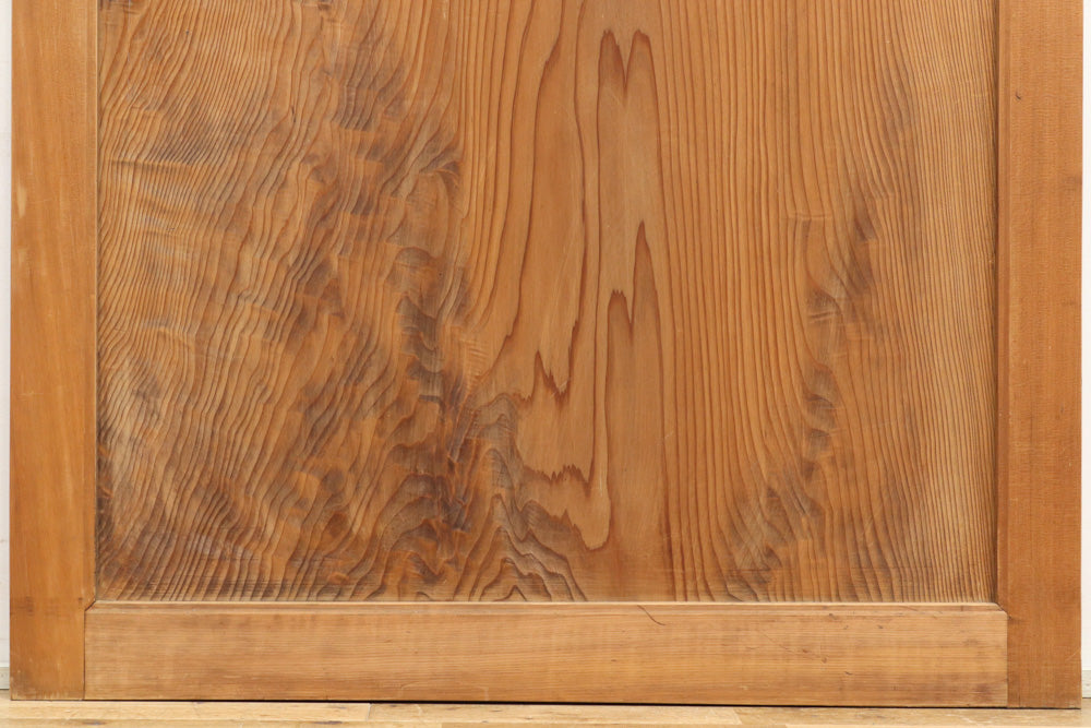 幅905ミリ　優しい木地色に大胆な自然美を纏う一枚板戸　F7590　在庫2枚