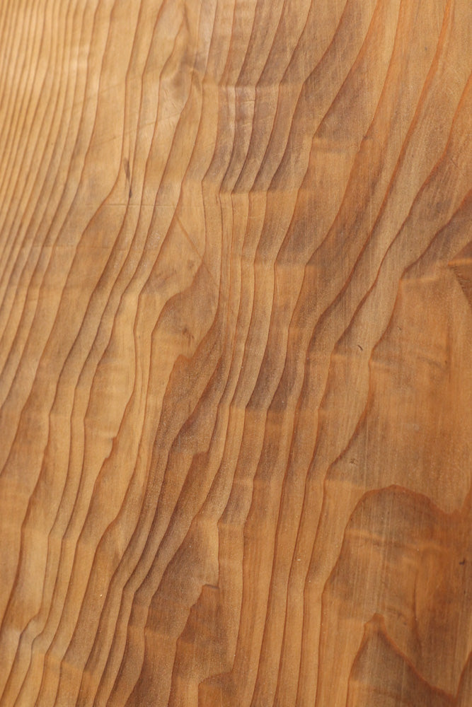 幅905ミリ　優しい木地色に大胆な自然美を纏う一枚板戸　F7590　在庫2枚