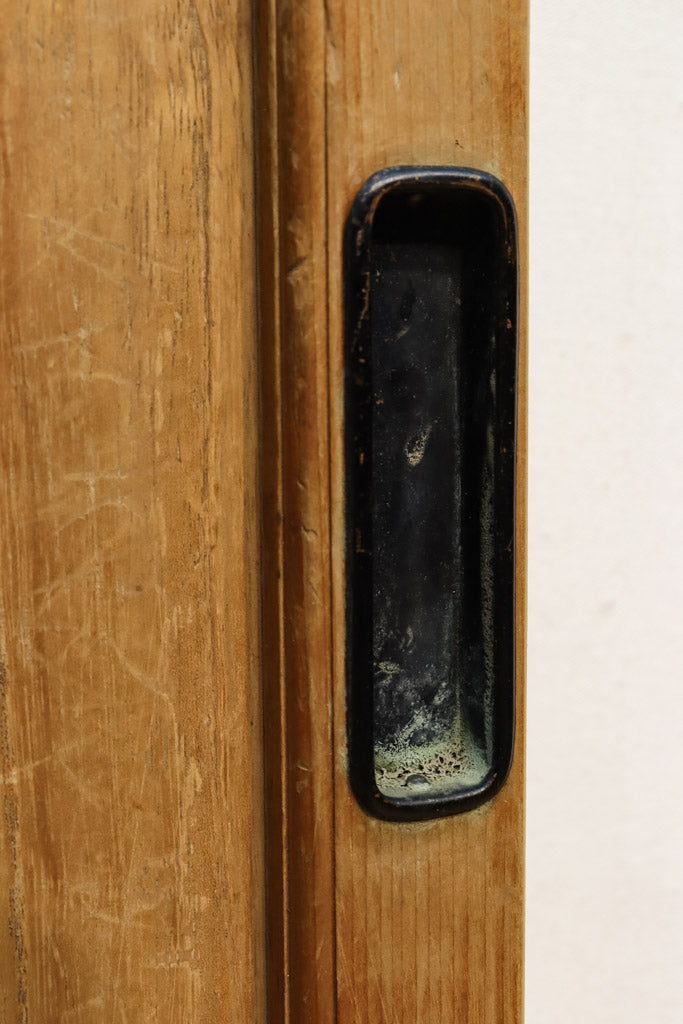 幅670ミリ　珍しい桐材を使用した優しい印象の木地色板戸　F7774　在庫6枚