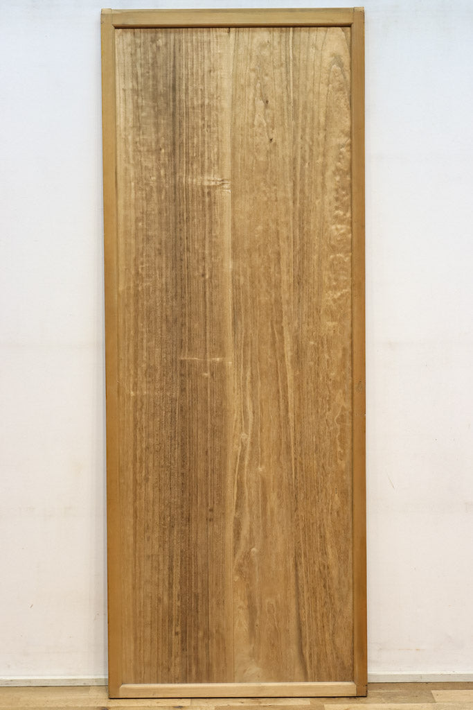 幅670ミリ　珍しい桐材を使用した優しい印象の木地色板戸　F7774　在庫6枚