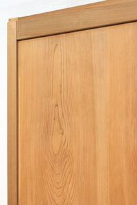 幅888ミリ　杢目や風合いが引き立つ木地色の板戸　F7826　在庫1枚