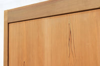幅888ミリ　杢目や風合いが引き立つ木地色の板戸　F7826　在庫1枚