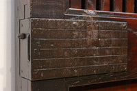幅1348ミリ　存在感を放つ大きな巾着金具が印象的な総欅富山蔵戸　G2201